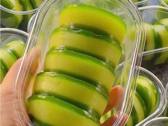 Hộp nhựa oval đựng bánh JB11