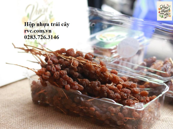 Hộp nhựa Roma đựng nho khô và táo 